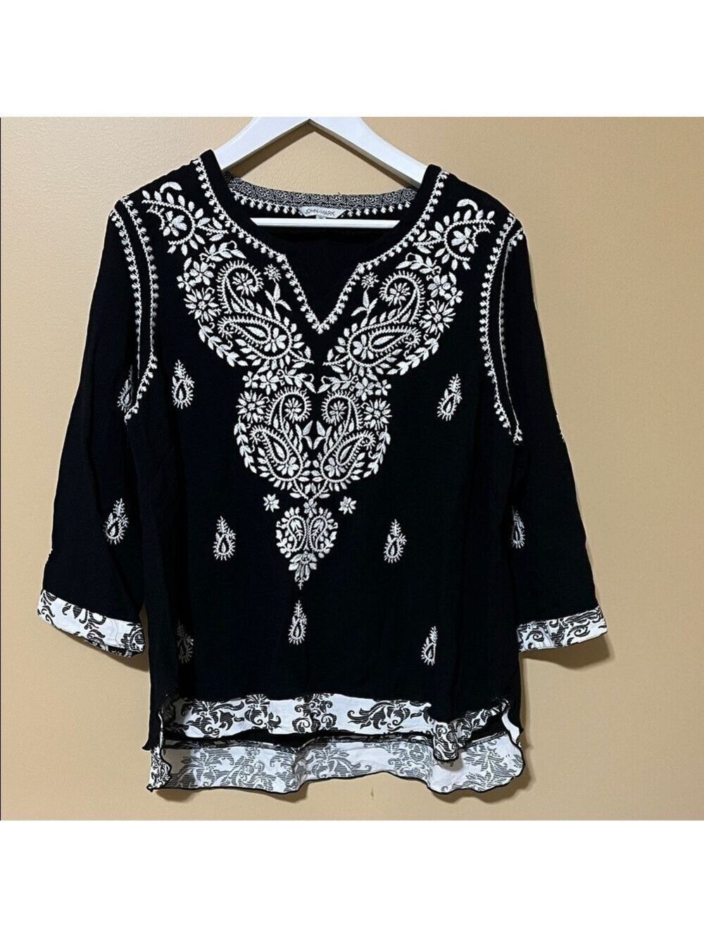 John Mark Black and White Embroidered Tunic. 1X.